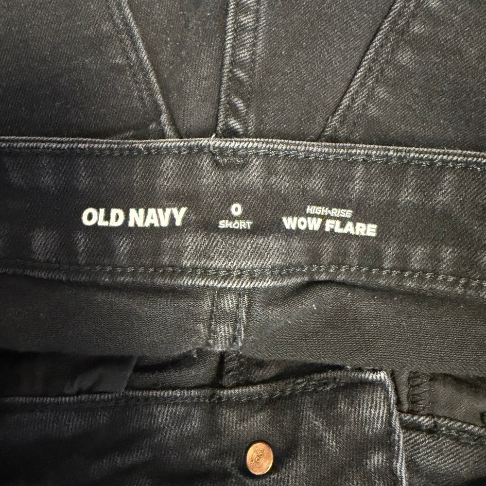 Women's Old Navy High-Rise Wow Flare Jeans in Black, Size 0 Short Bell Bottoms - Picture 7 of 16